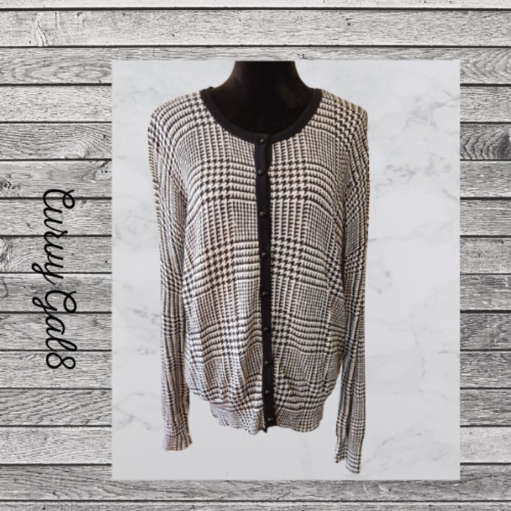 🔥 Sale 3 for 20🔥   Covington Button Down Hounds tooth Sweater L